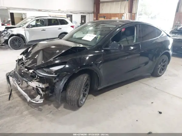 7SAYGDEE1RF200204 2024 TESLA MODEL Y - Image 2