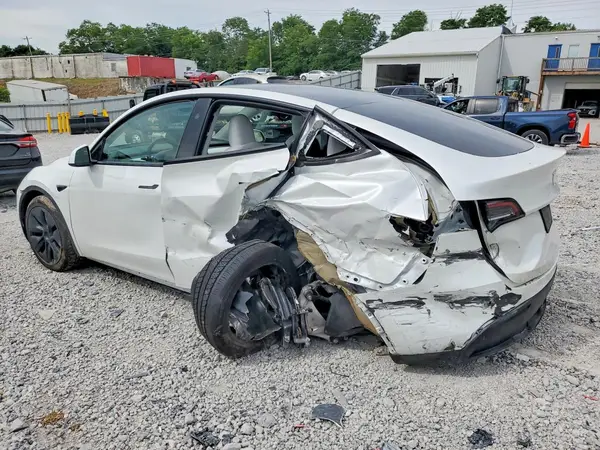 7SAYGDEE1RF209324 2024 TESLA MODEL Y - Image 2