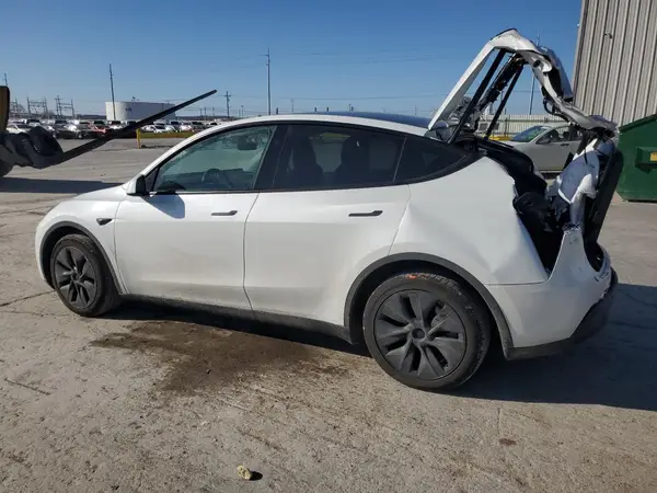 7SAYGDEE1RF212496 2024 TESLA MODEL Y - Image 2
