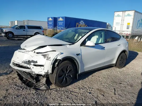 7SAYGDEE1RF230559 2024 TESLA MODEL Y - Image 2