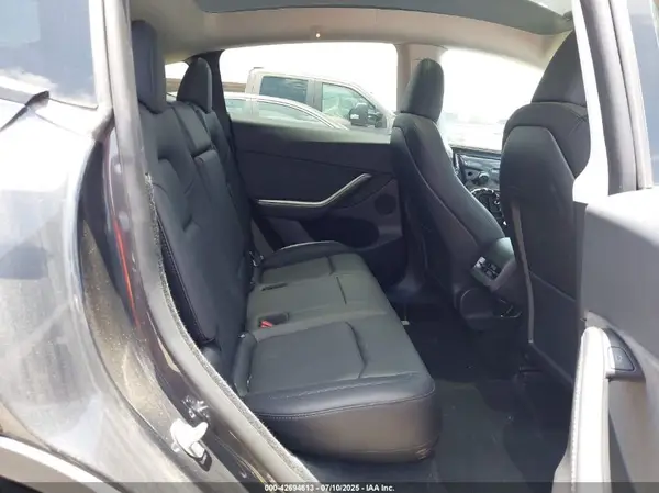 7SAYGDEE1RF988952 2024 TESLA MODEL Y - Image 8