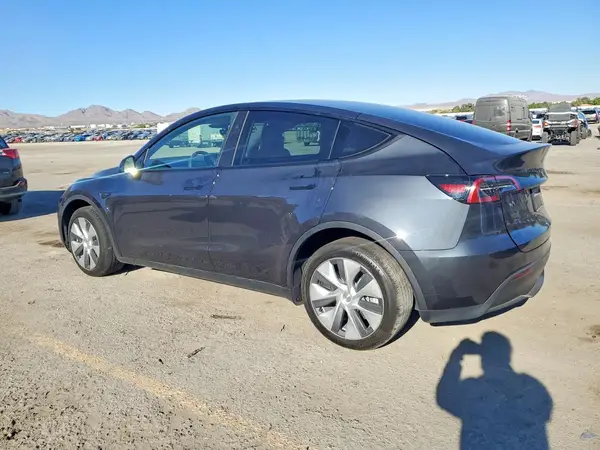 7SAYGDEE1RF994685 2024 TESLA MODEL Y - Image 2