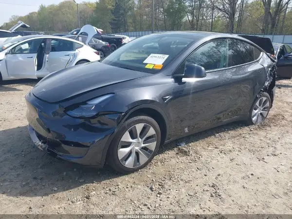 7SAYGDEE1RF995867 2024 TESLA MODEL Y - Image 2