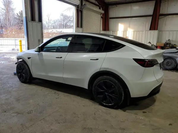 7SAYGDEE1SA336934 2025 TESLA MODEL Y - Image 2