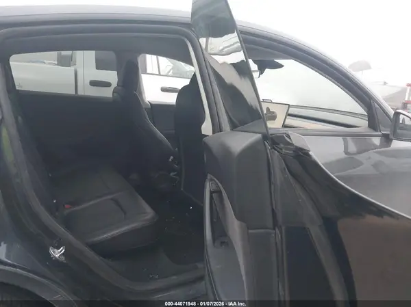 7SAYGDEE1SA344824 2025 TESLA MODEL Y - Image 8