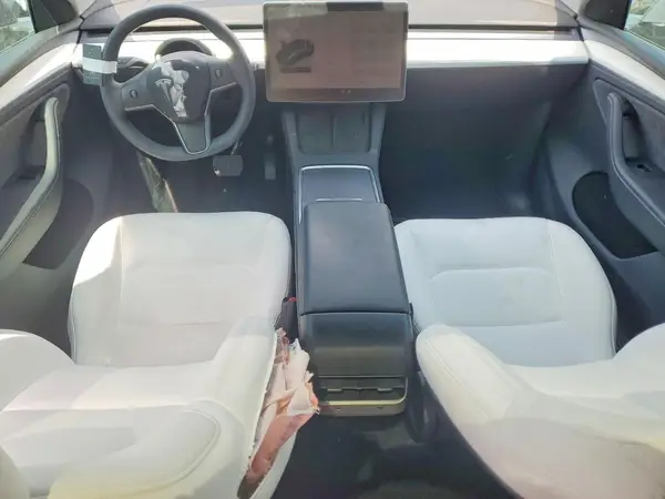7SAYGDEE1SA346024 2025 TESLA MODEL Y - Image 8