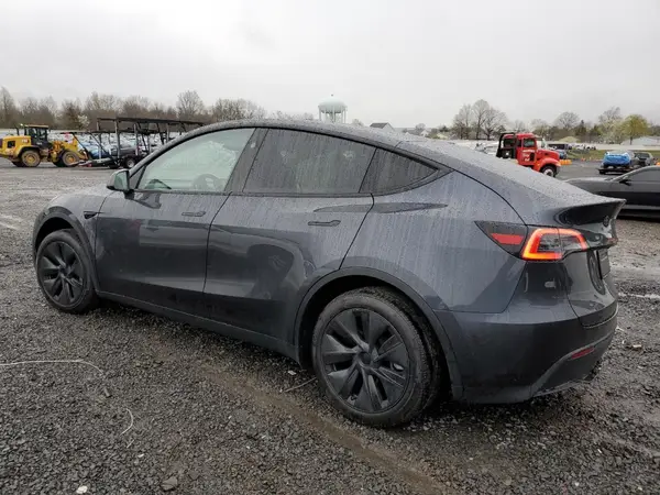7SAYGDEE1SA353779 2025 TESLA MODEL Y - Image 2