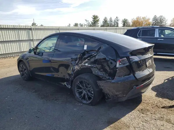 7SAYGDEE1SA363065 2025 TESLA MODEL Y - Image 2