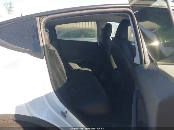 7SAYGDEE1SA369741 2025 TESLA MODEL Y - Image 8