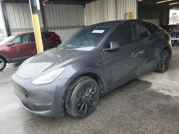7SAYGDEE1SF237047 2025 TESLA MODEL Y - Image 1