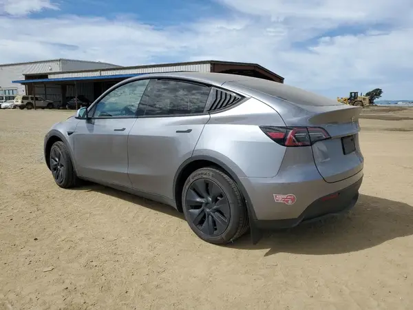 7SAYGDEE1SF243530 2025 TESLA MODEL Y - Image 2