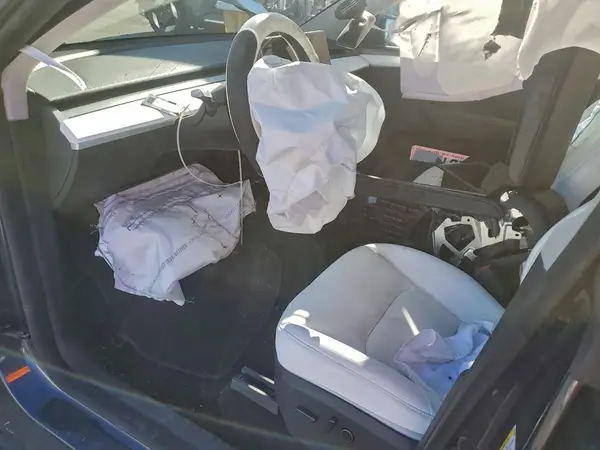 7SAYGDEE1SF244323 2025 TESLA MODEL Y - Image 8
