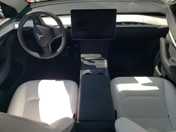 7SAYGDEE1SF250803 2025 TESLA MODEL Y - Image 8