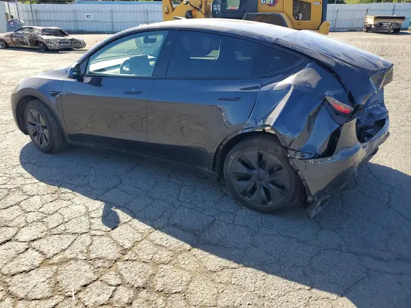 7SAYGDEE1SF281758 2025 TESLA MODEL Y - Image 2