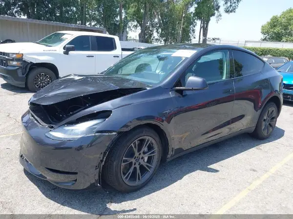 7SAYGDEE1SF283932 2025 TESLA MODEL Y - Image 2