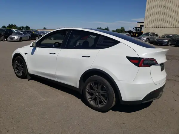 7SAYGDEE1SF286586 2025 TESLA MODEL Y - Image 2