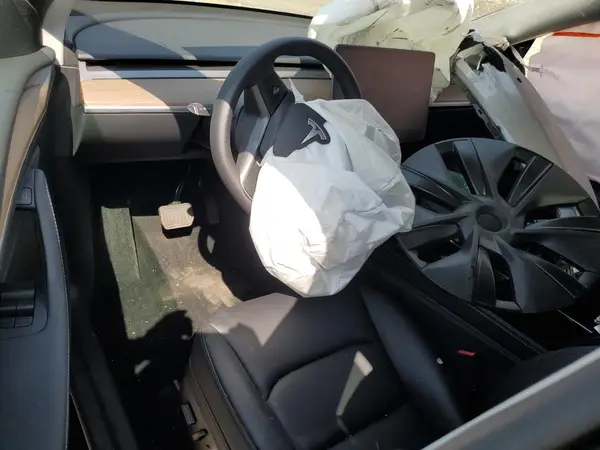 7SAYGDEE1SF305010 2025 TESLA MODEL Y - Image 8