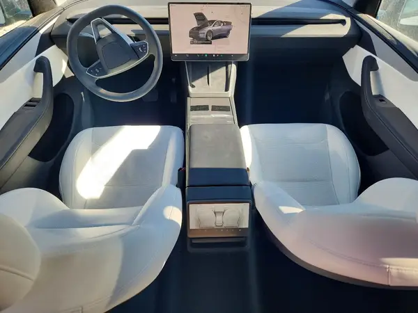 7SAYGDEE1TA382636 2026 TESLA MODEL Y - Image 8