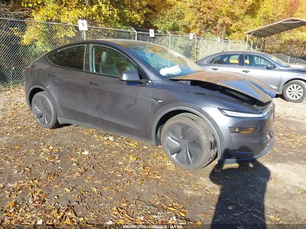 7SAYGDEE1TA386881 2026 TESLA MODEL Y - Image 1