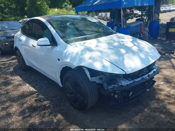 7SAYGDEE1TA387657 2026 TESLA MODEL Y - Image 1