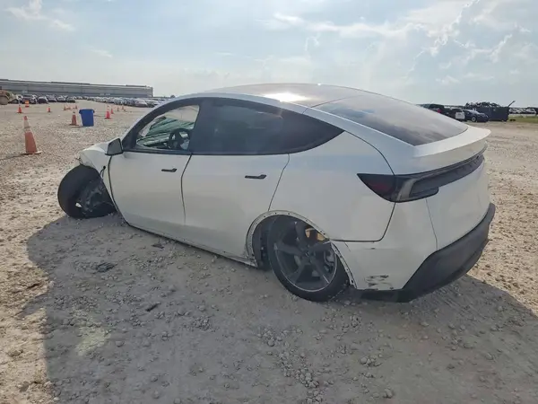 7SAYGDEE1TA395029 2026 TESLA MODEL Y - Image 2