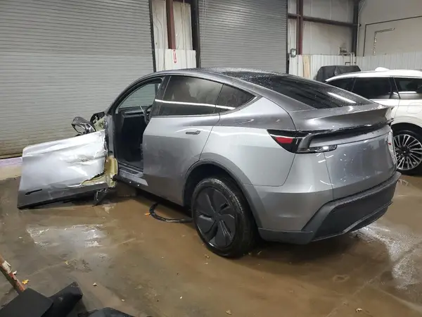 7SAYGDEE1TA450675 2026 TESLA MODEL Y - Image 2