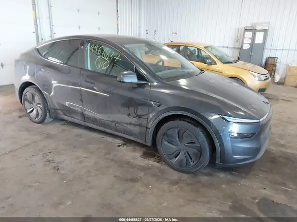 7SAYGDEE1TA579564 2026 TESLA MODEL Y - Image 1