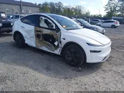 7SAYGDEE1TA676540 2026 TESLA MODEL Y