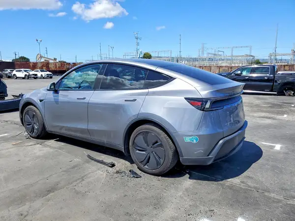 7SAYGDEE1TF327669 2026 TESLA MODEL Y - Image 2