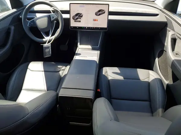 7SAYGDEE1TF327669 2026 TESLA MODEL Y - Image 8