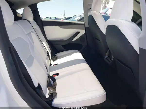 7SAYGDEE1TF367122 2026 TESLA MODEL Y - Image 8