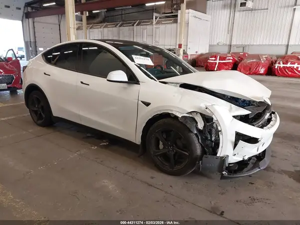 7SAYGDEE1TF395616 2026 TESLA MODEL Y - Image 1