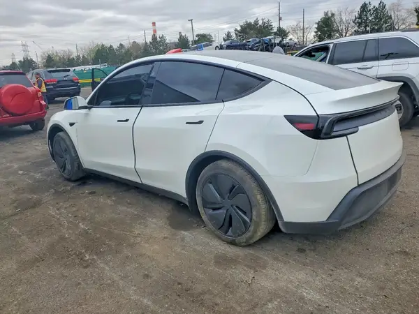 7SAYGDEE1TF404623 2026 TESLA MODEL Y - Image 2