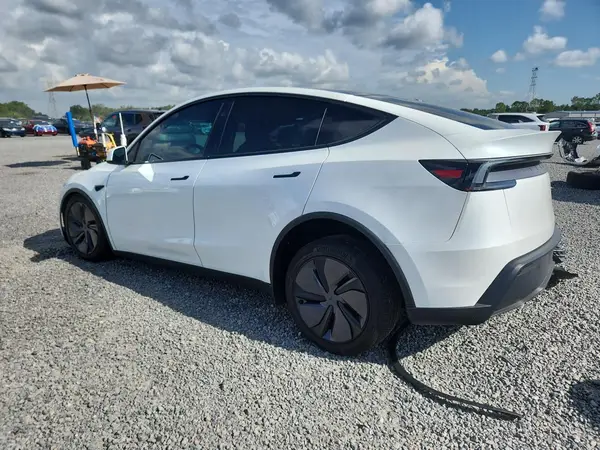 7SAYGDEE1TF446743 2026 TESLA MODEL Y - Image 2