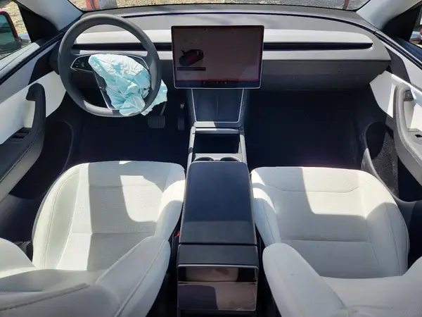 7SAYGDEE1TF453658 2026 TESLA MODEL Y - Image 8