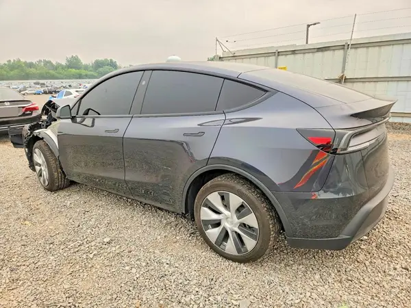 7SAYGDEE1TF532070 2026 TESLA MODEL Y - Image 2