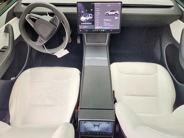 7SAYGDEE1TF532070 2026 TESLA MODEL Y - Image 8