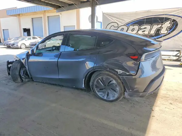 7SAYGDEE1TF541867 2026 TESLA MODEL Y - Image 2