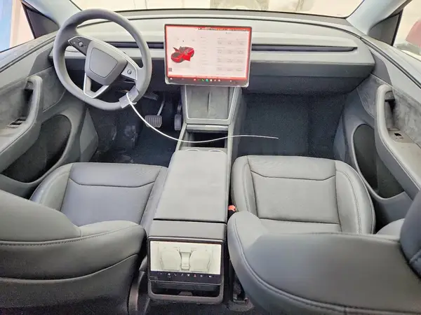 7SAYGDEE1TF566641 2026 TESLA MODEL Y - Image 8