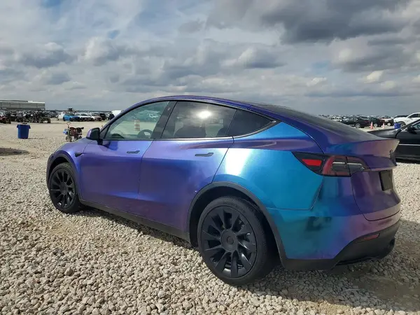 7SAYGDEE2NA003954 2022 TESLA MODEL Y - Image 2