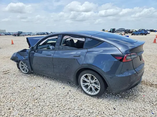 7SAYGDEE2NA004571 2022 TESLA MODEL Y - Image 2