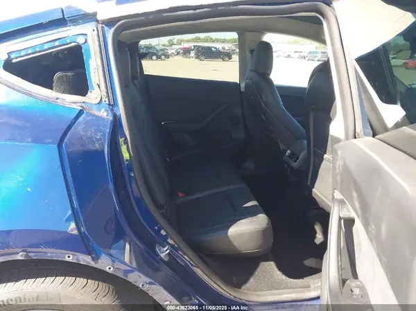 7SAYGDEE2NA005347 2022 TESLA MODEL Y - Image 8