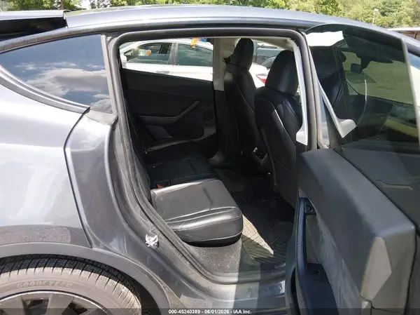 7SAYGDEE2NA006563 2022 TESLA MODEL Y - Image 8