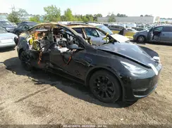 7SAYGDEE2NA008975 2022 TESLA MODEL Y
