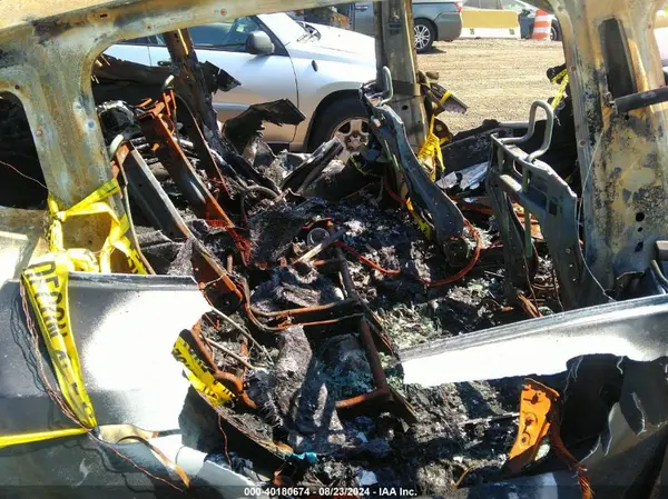 7SAYGDEE2NA008975 2022 TESLA MODEL Y - Image 8