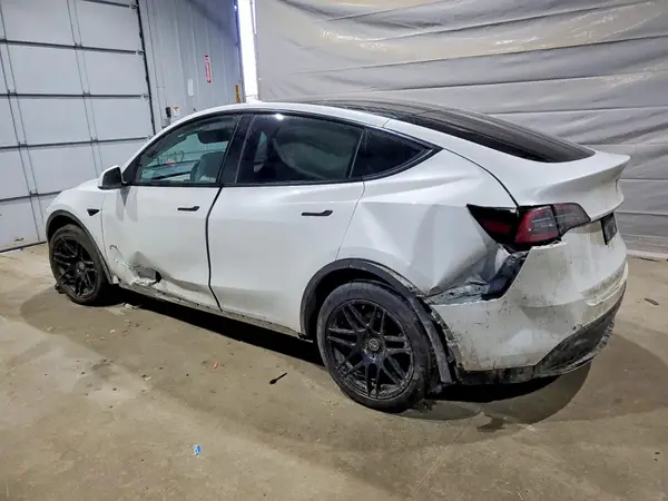 7SAYGDEE2NA011942 2022 TESLA MODEL Y - Image 2