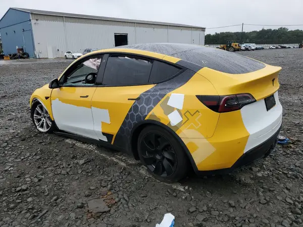 7SAYGDEE2NA012069 2022 TESLA MODEL Y - Image 2