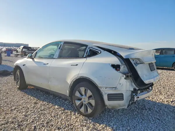 7SAYGDEE2NA014940 2022 TESLA MODEL Y - Image 2