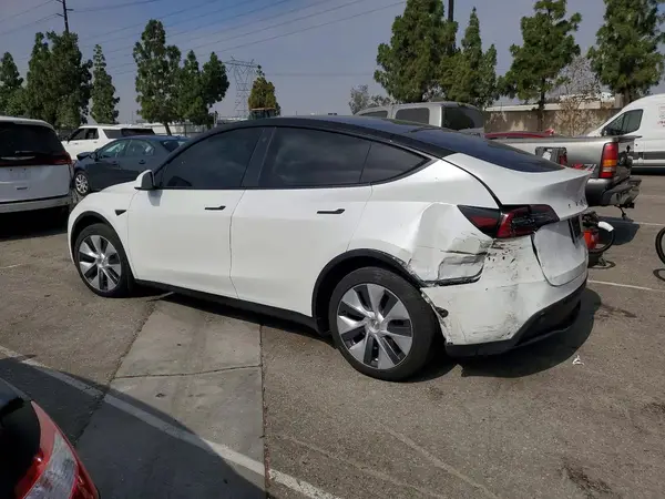 7SAYGDEE2NA022116 2022 TESLA MODEL Y - Image 2