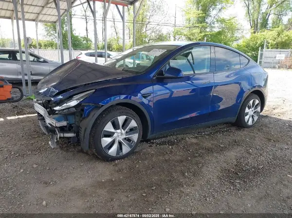 7SAYGDEE2NF306932 2022 TESLA MODEL Y - Image 2